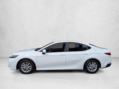 Used 2025 Toyota Camry LE FWD image 8