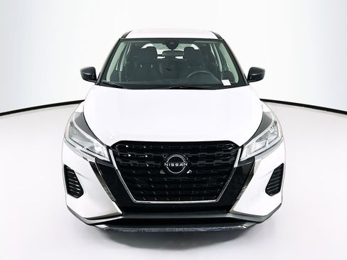 Used 2024 Nissan Kicks S image 2