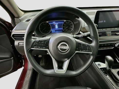 Used 2024 Nissan Altima 2.5 SV FWD image 18