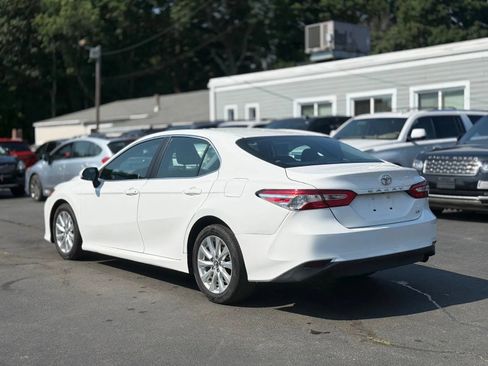 Used 2018 Toyota Camry LE FWD image 7