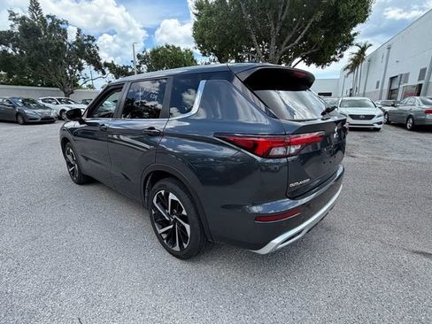 Used 2024 Mitsubishi Outlander SE FWD image 6