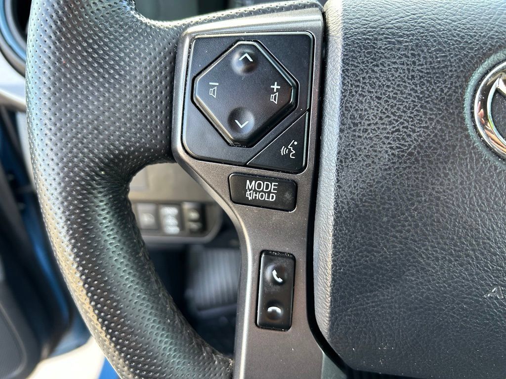 Used 2019 Toyota Tacoma TRD Sport AWD/4WD image 14