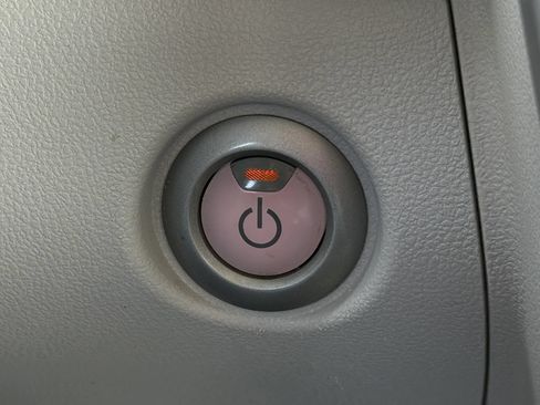 Used 2012 Nissan Leaf SL w/ Recycling/Organizational Pkg FWD image 25