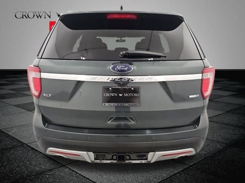 Used 2016 Ford Explorer XLT w/ Equipment Group 202A image 5