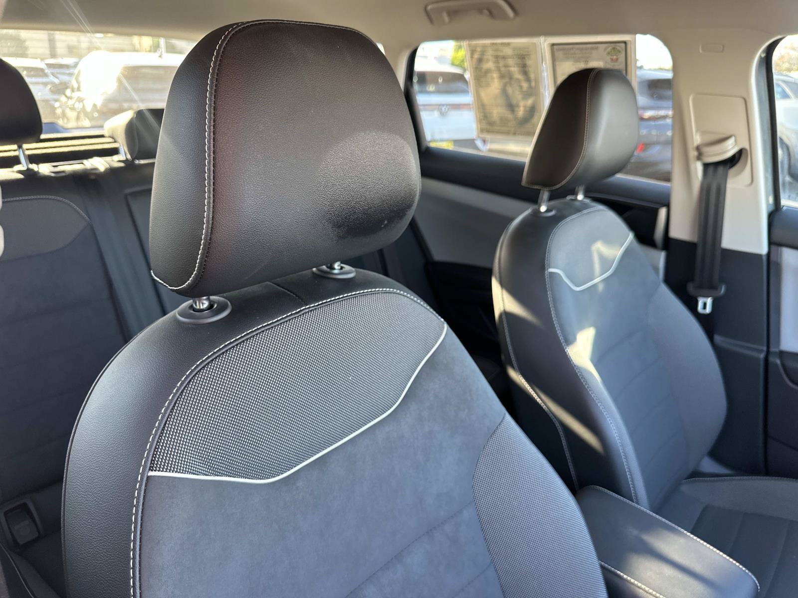 Certified 2023 Volkswagen Taos SE FWD image 30