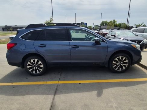 Used 2017 Subaru Outback 2.5i Limited AWD/4WD image 9