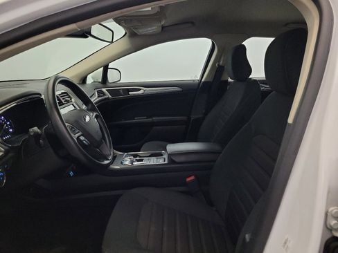 Used 2020 Ford Fusion SE FWD image 17