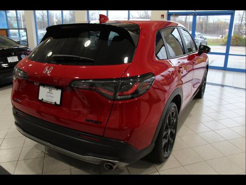 Certified 2023 Honda HR-V Sport image 5