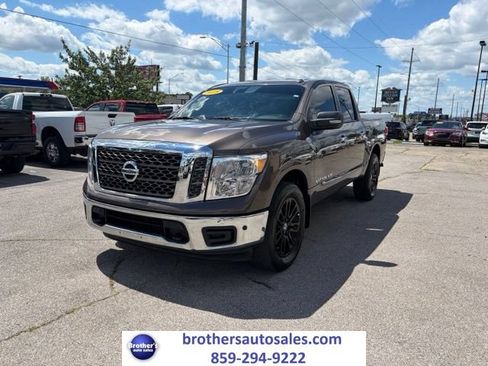 Used 2018 Nissan Titan SV w/ SV Convenience Package AWD/4WD image 1