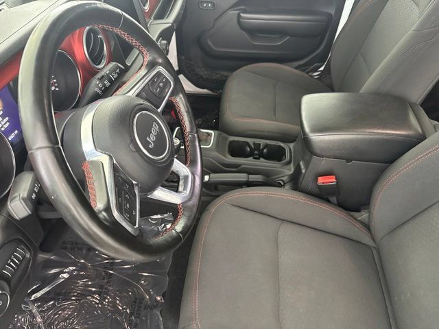 Used 2022 Jeep Wrangler Unlimited Rubicon w/ LED Lighting Group AWD/4WD image 22