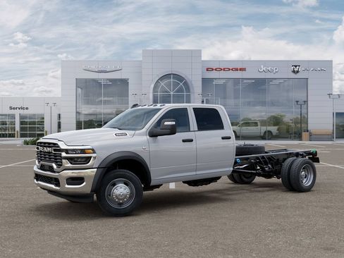 New 2026 RAM 4500 Tradesman w/ Chrome Appearance Group AWD/4WD image 2