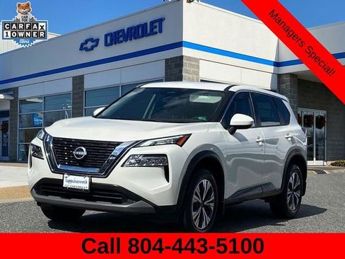 Used 2023 Nissan Rogue SV image 1