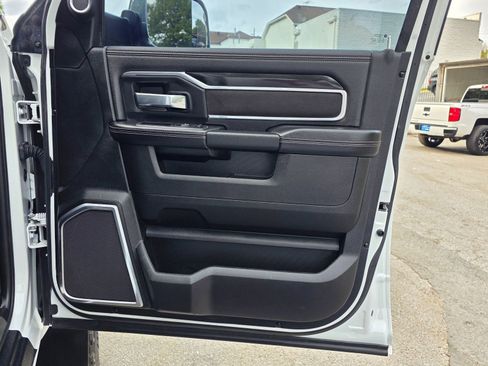Used 2022 RAM 3500 Laramie image 34
