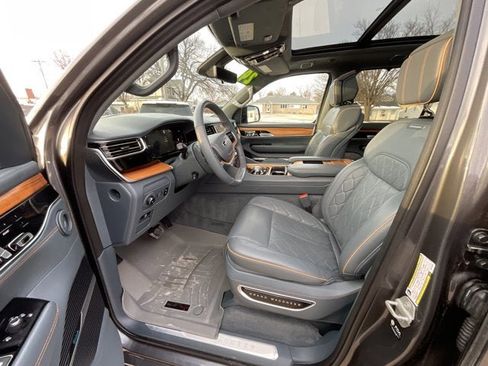 Used 2024 Jeep Grand Wagoneer Series III w/ Flexible Seating Group image 10