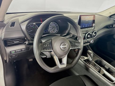 Used 2024 Nissan Sentra SV FWD image 8