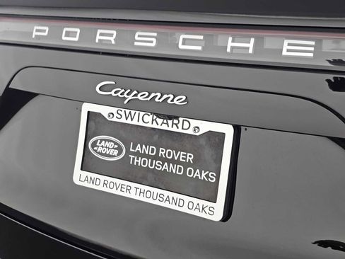 Used 2021 Porsche Cayenne AWD/4WD image 13