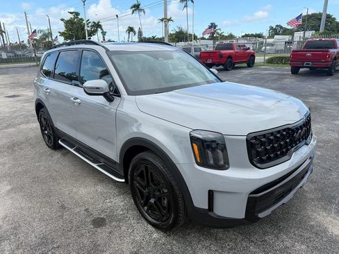 Used 2025 Kia Telluride EX X-Line AWD/4WD image 3
