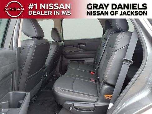 New 2026 Nissan Pathfinder SL FWD image 25