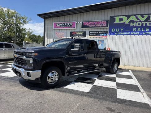 Used 2024 Chevrolet Silverado 3500 LT w/ All Star Edition RWD image 2