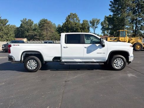 Used 2025 Chevrolet Silverado 3500 LT w/ Safety Package AWD/4WD image 5