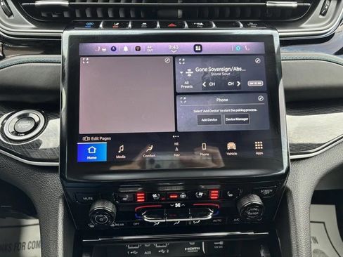 Used 2022 Jeep Grand Cherokee Trailhawk image 16