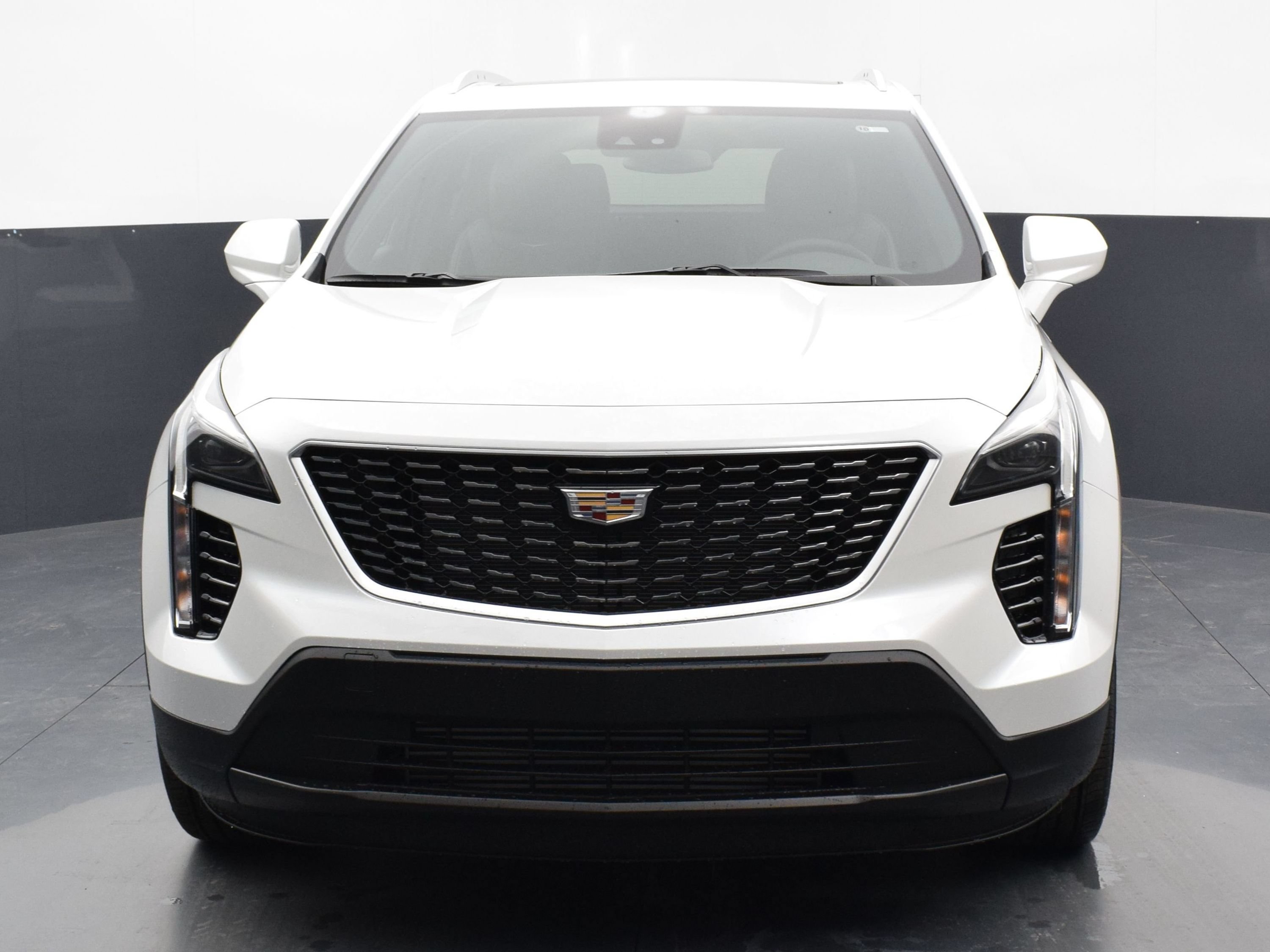 Used 2023 Cadillac XT4 Luxury w/ Cold Weather Package AWD/4WD image 8