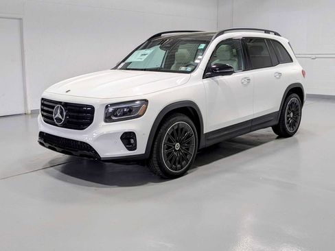New 2026 Mercedes-Benz GLB 250 4MATIC image 1