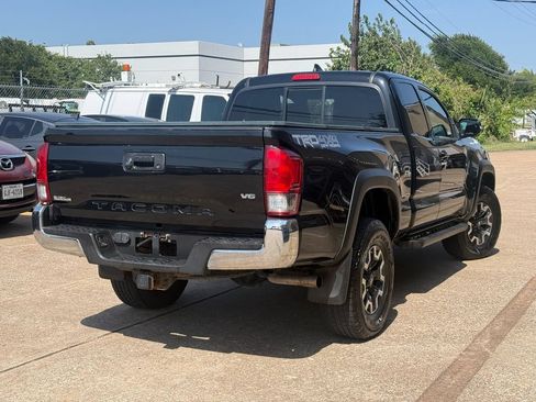 Used 2016 Toyota Tacoma TRD Off-Road AWD/4WD image 6