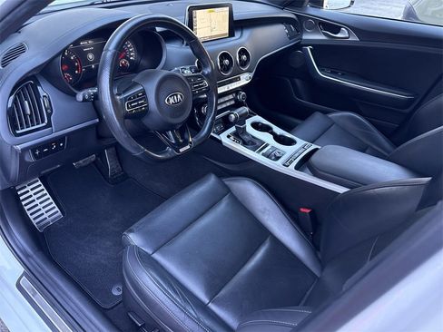Used 2020 Kia Stinger GT1 image 11