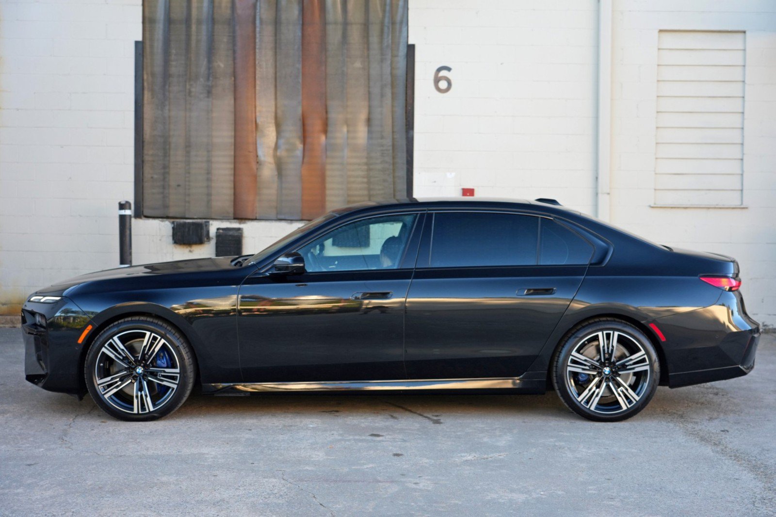 Used 2023 BMW 740i RWD image 60