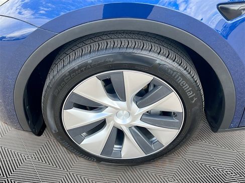 Used 2020 Tesla Model Y Long Range image 29