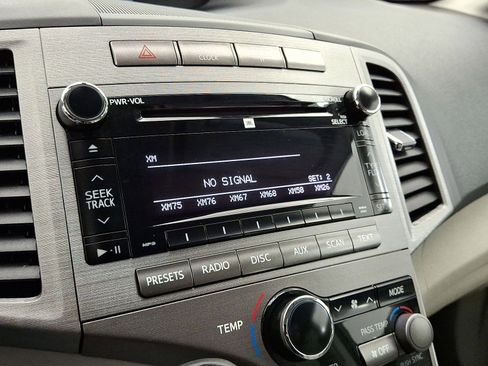 Used 2011 Toyota Venza w/ Comfort Pkg image 14