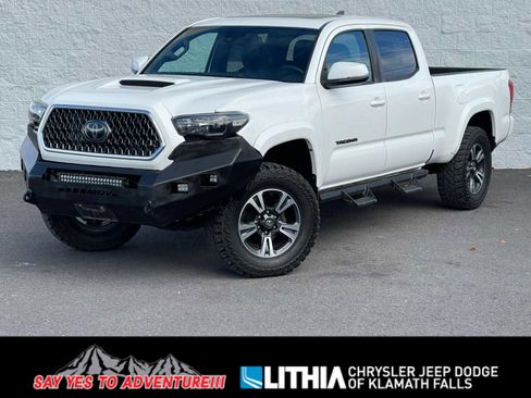 Used 2019 Toyota Tacoma TRD Sport image 1