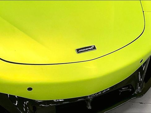 Used 2023 McLaren Artura image 31