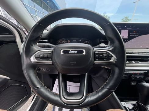 Used 2022 Jeep Compass Limited AWD/4WD image 11