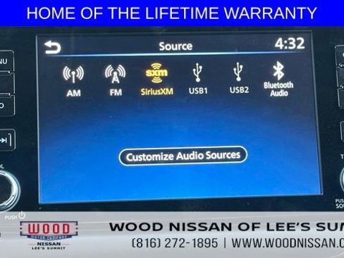 New 2025 Nissan Versa SR w/ Trunk Package image 32