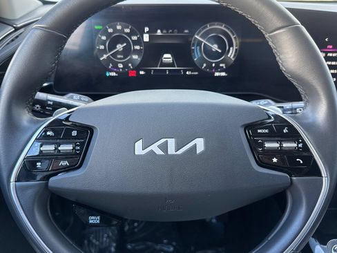 Used 2024 Kia Niro Wind FWD image 32