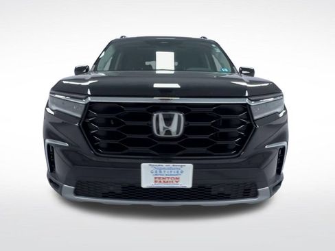Used 2024 Honda Pilot Touring image 3