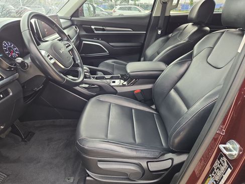 Used 2022 Kia Telluride LX FWD image 15