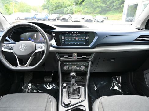 Used 2024 Volkswagen Taos SE AWD/4WD image 13