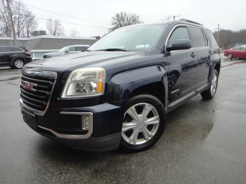 Used 2017 GMC Terrain SLE w/ Convenience Package image 1
