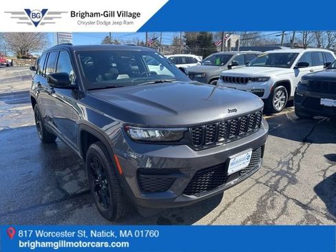 Certified 2025 Jeep Grand Cherokee Altitude image 1