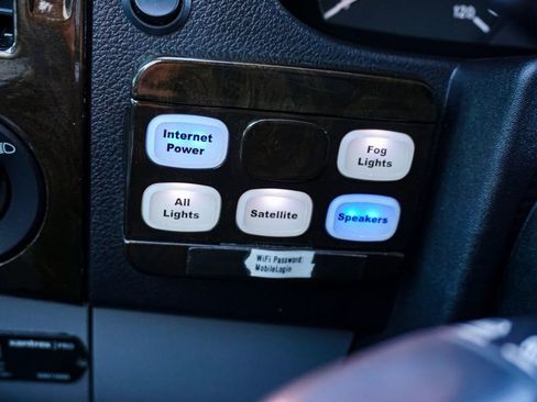 Used 2014 Mercedes-Benz Sprinter 2500 image 63