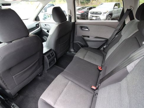 Used 2021 Nissan Rogue SV image 27