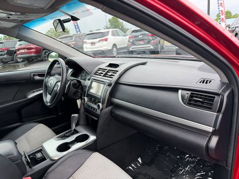 Used 2014 Toyota Camry SE FWD image 20