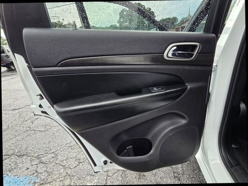 Used 2017 Jeep Grand Cherokee Altitude RWD image 22