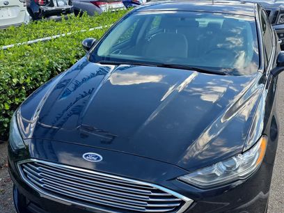 Used 2017 Ford Fusion SE w/ Fusion SE Technology Package