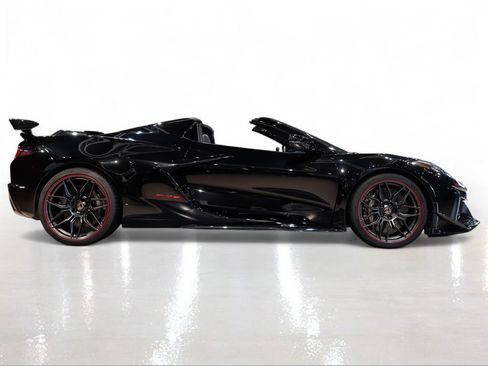 Used 2025 Chevrolet Corvette Z06 w/ Z07 Performance Package RWD image 8