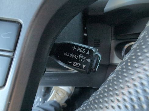 Used 2021 Toyota Tacoma TRD Off-Road image 18