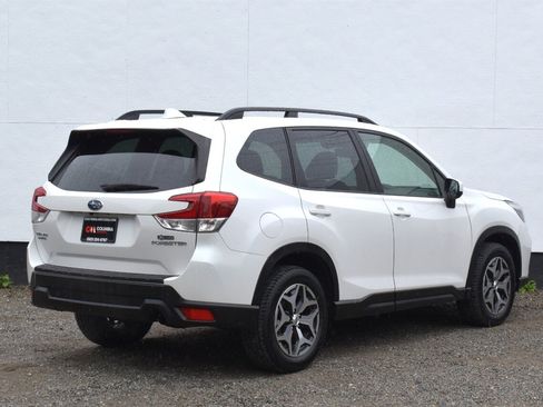 Used 2020 Subaru Forester Premium AWD/4WD image 5